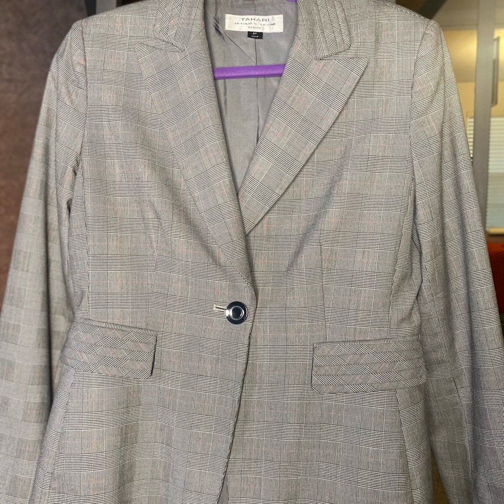 ##SOLD##. Tahari Gray Plaid Blazer